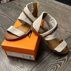 Miz Mooz Franca White Sandals Size 41 NEW IN BOX
